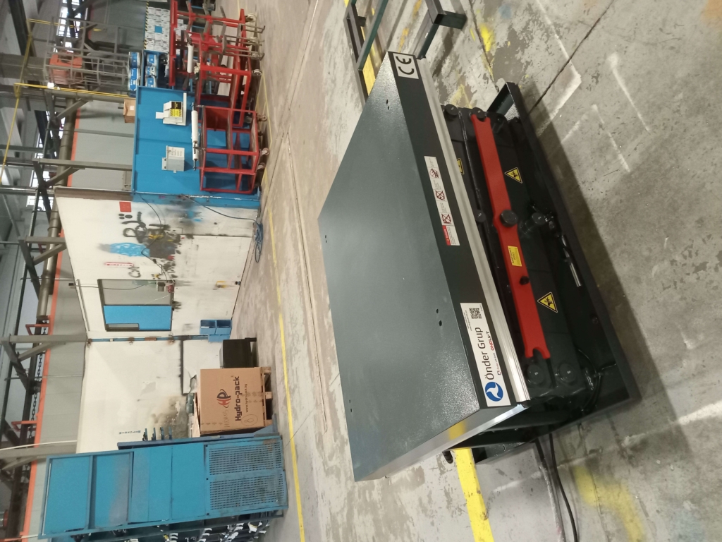 Four-Scissors Lift Table – High-Travel Precision for Vertical Positioning Tasks